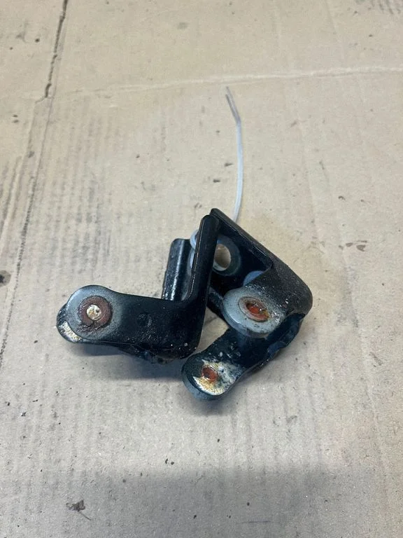 Rear door hinge set