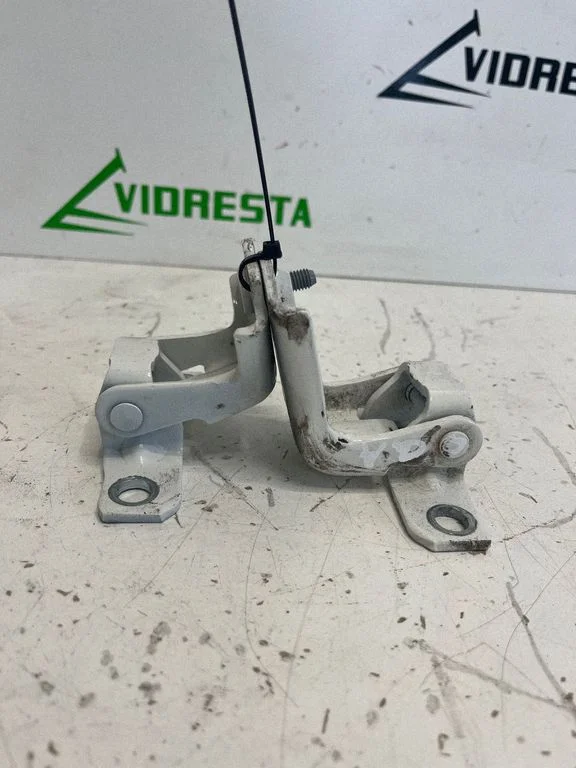 Rear door hinge set – right