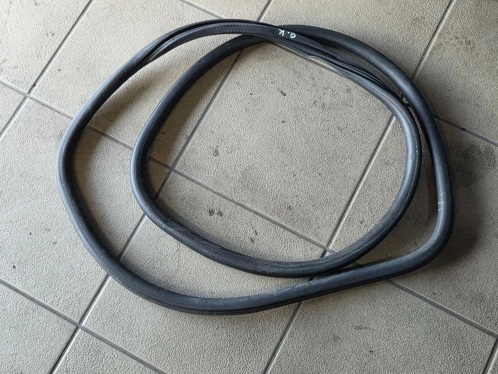 Tagaukse tihend (kere pool) – Peugeot 308 (2013-2021)