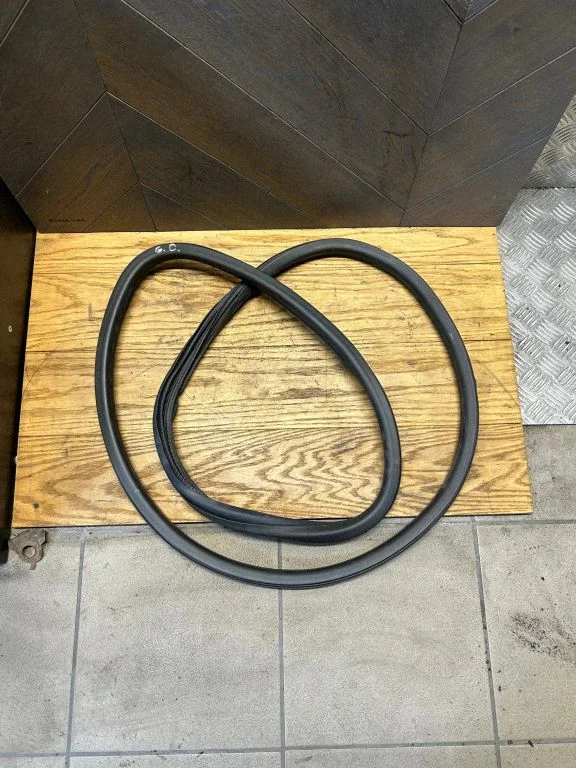 Rear door rubber seal (on body) – Peugeot 2008 I (2013-2019)