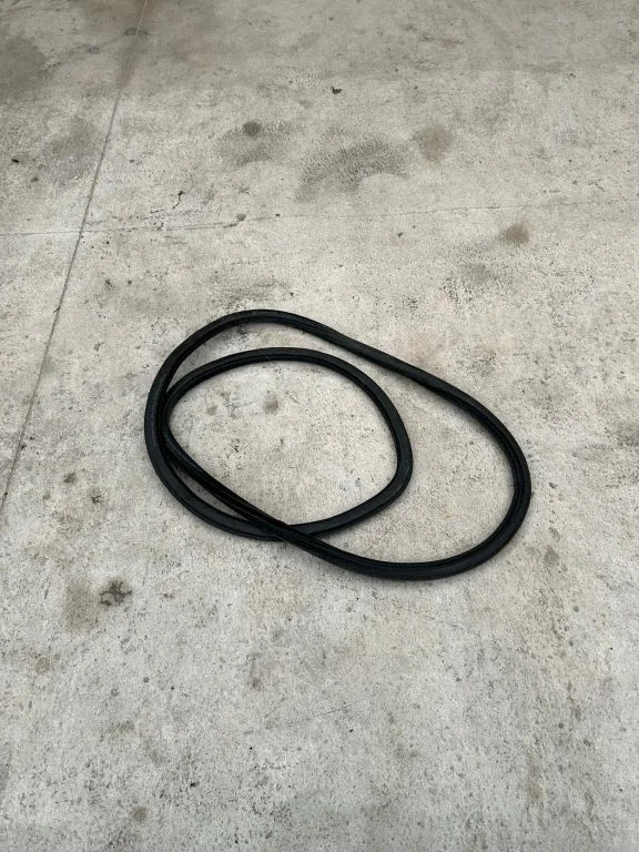 Rear door rubber seal (on body) 3T9867367