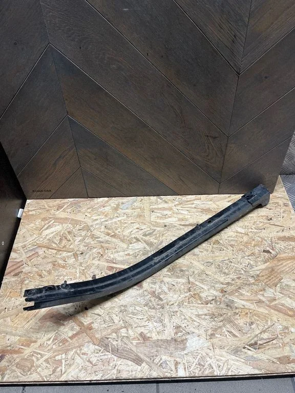 Sliding door upper top rail