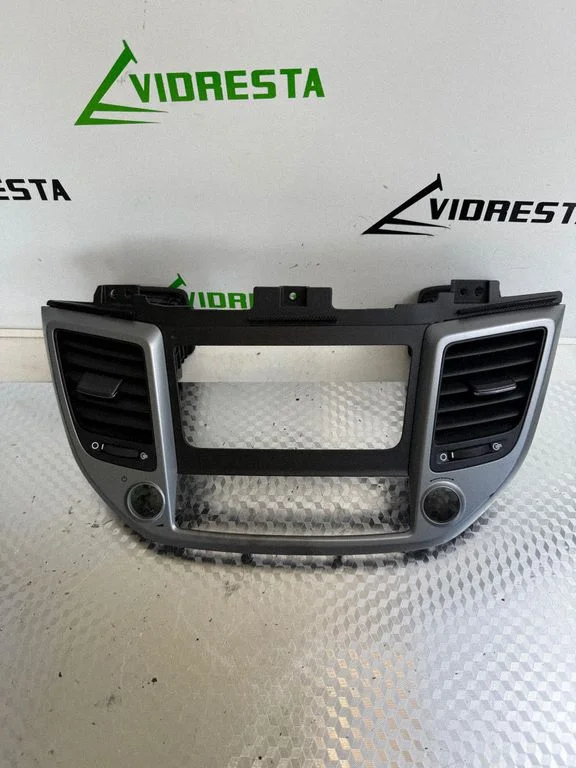 Armatuurlaua keskmine õhutusrest 84740D7800
