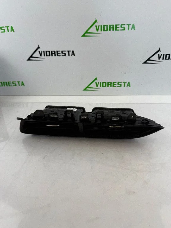 Dash center air vent grill 545326626