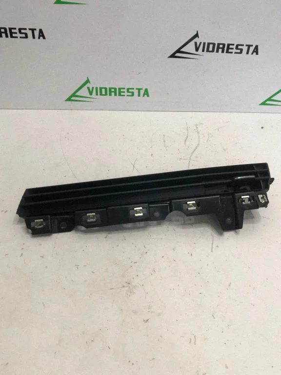 Centrālās gaisa restītes 687514039R
