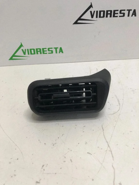 Dash center air vent grill M0U022342