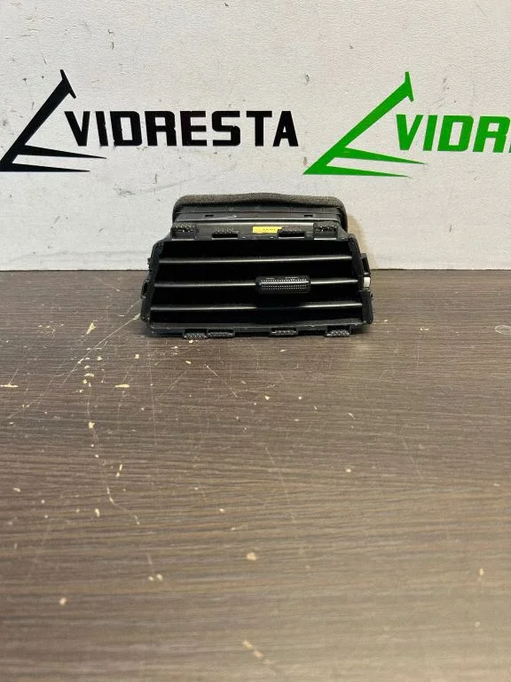 Dash center air vent grill CF02US00864