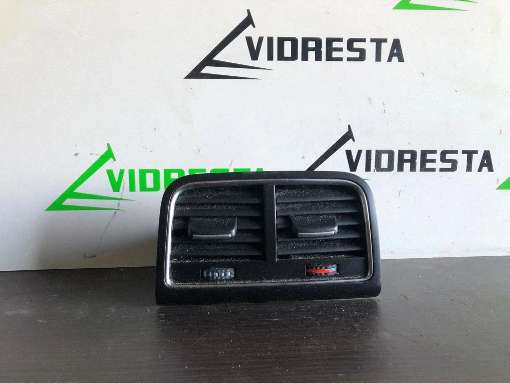Dash center air vent grill – Audi A4 Allroad B8 (2008-2016)