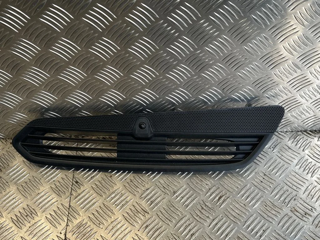 Dashboard air vent grill cover trim 9803365277