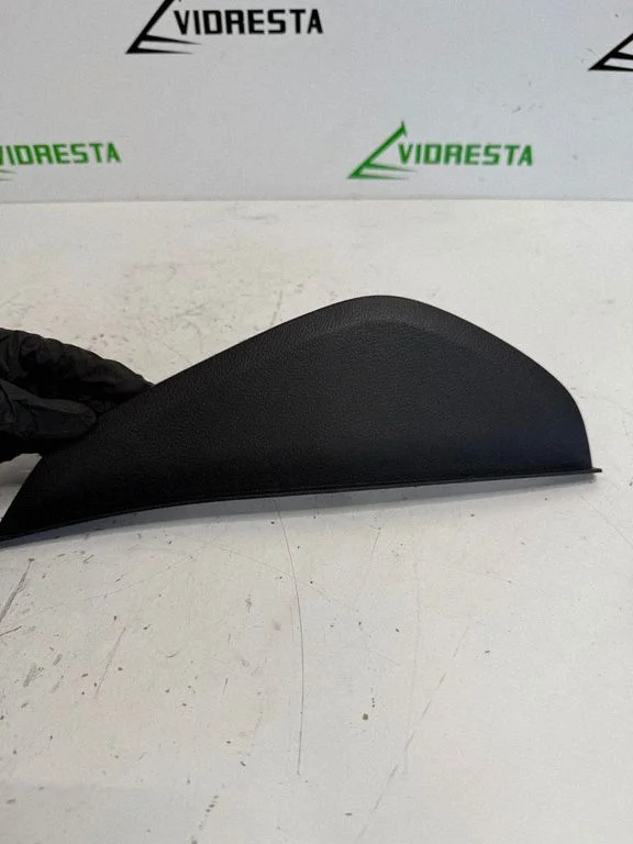 Dashboard side end trim 772117A00