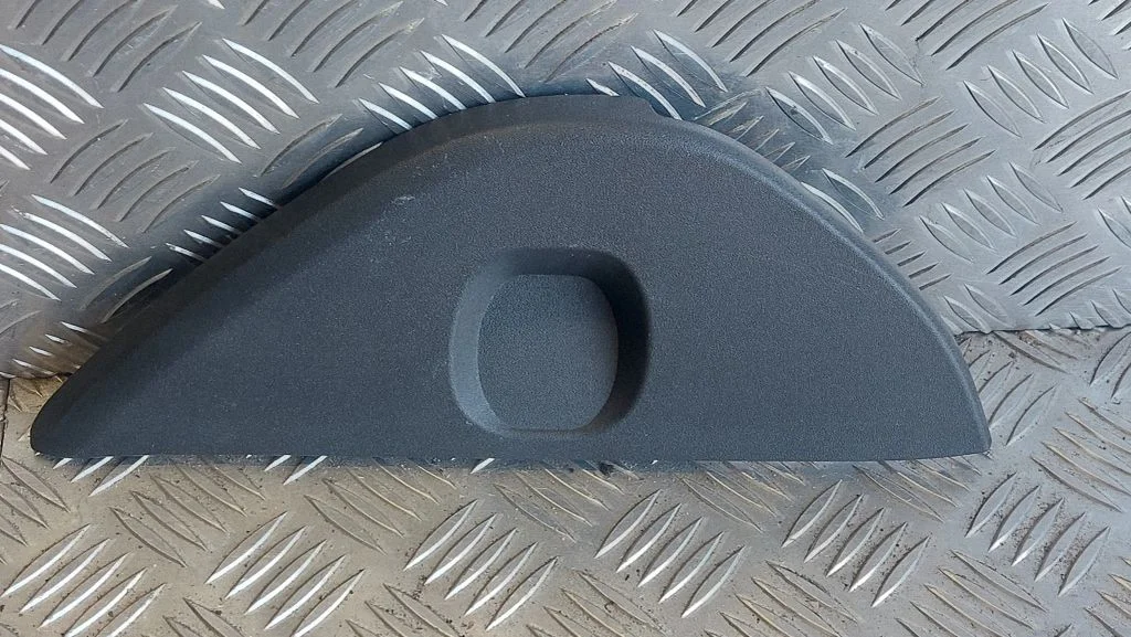 Dashboard side end trim 30755851