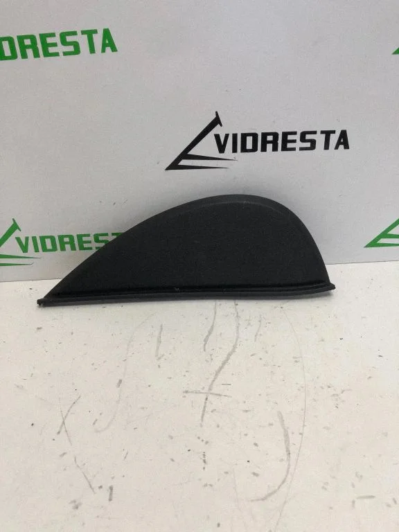 Dashboard side end trim 847663U010