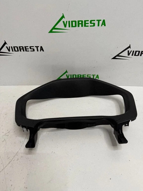 Dashboard trim GG105311100