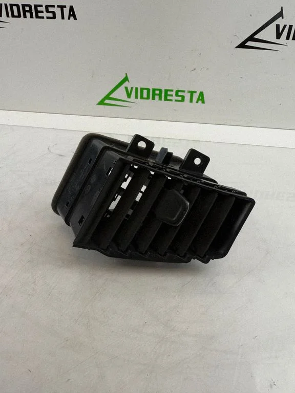Dashboard side air vent grill/cover trim YP00062977