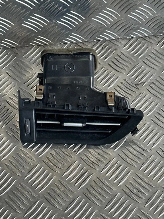 Boczne kratki nawiewu 5566005130