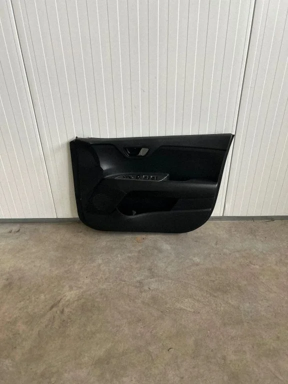 Priekšējo durvju apšuvums 82302H8010BW