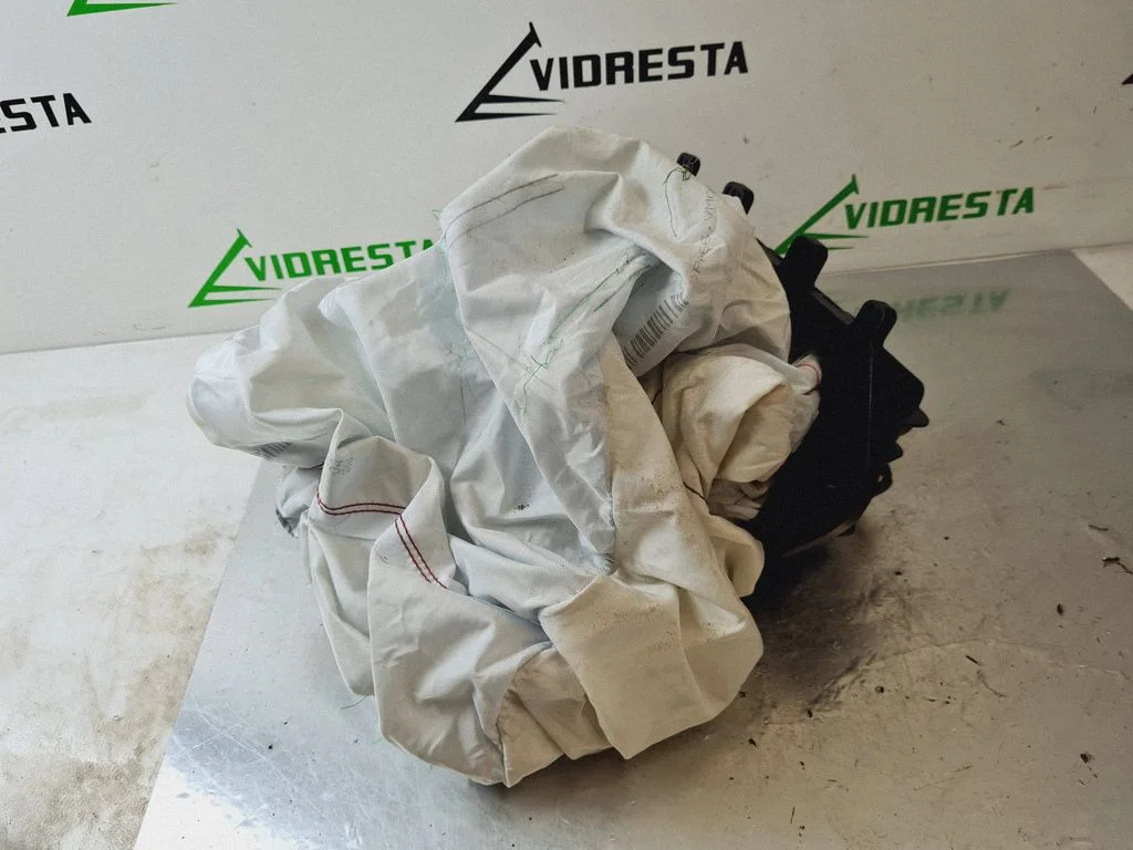 Kõrvalistuja turvapadi 640274400C