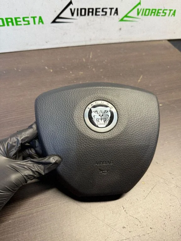 Steering wheel airbag – Jaguar XF X250 (2007-2015)