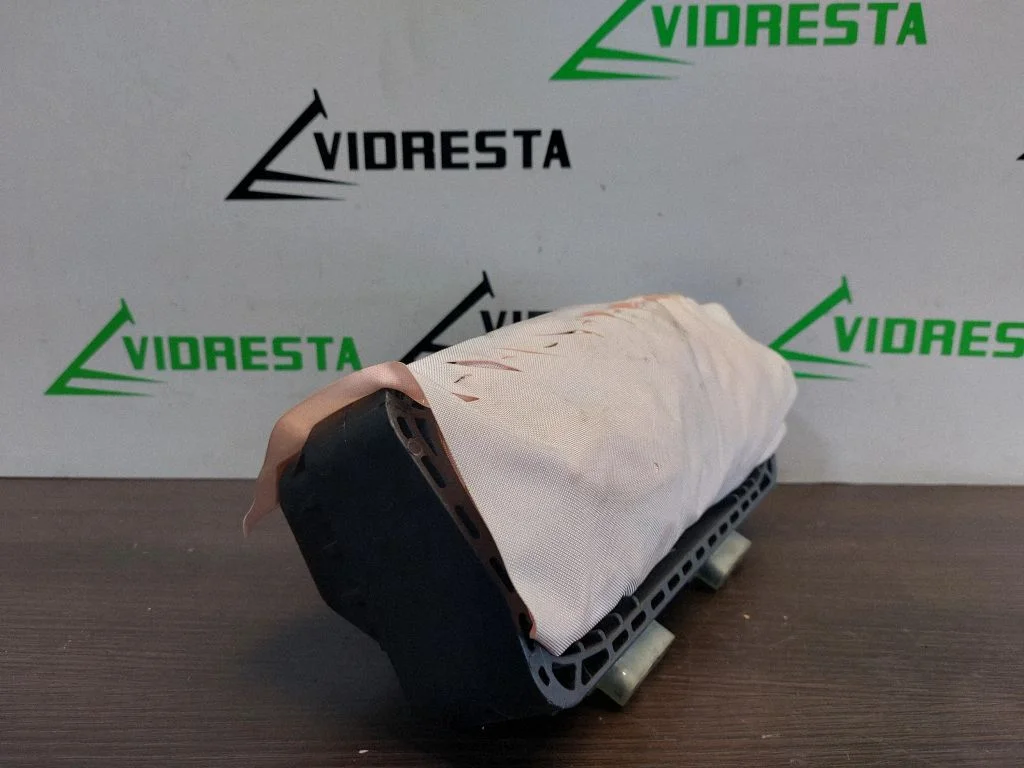 Kõrvalistuja turvapadi 34085586