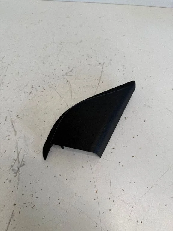 Cita priekšējo durvju apdares detaļa – Ford Focus (2018-)
