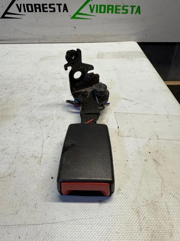 Rear seatbelt buckle 34019471