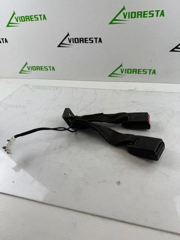 Rear seatbelt buckle – Nissan Qashqai (2010-2014)