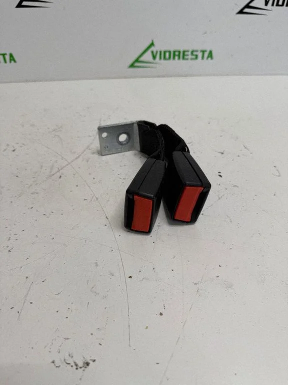 Zapięcie pasa tylne 2R83F60045