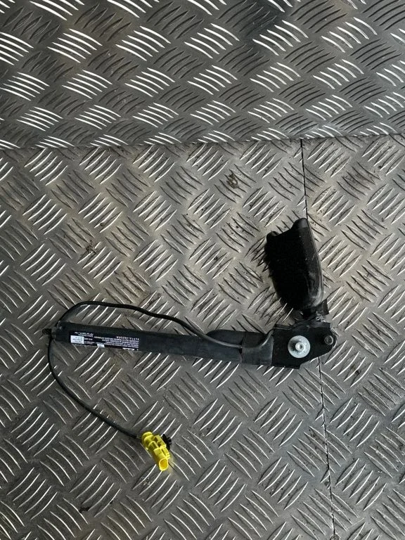Front seatbelt buckle 615349100B