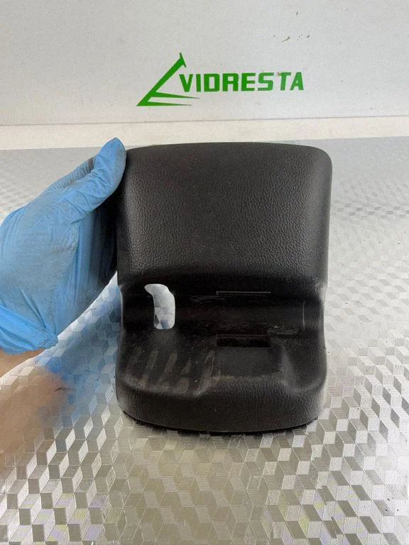 Eesmise turvavöö pannal 908C0F5010