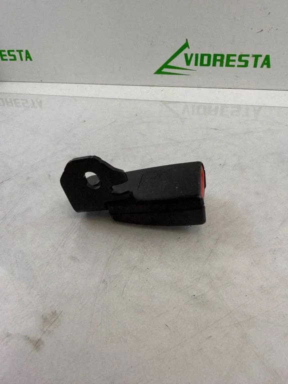 Priekšējās drošības jostas sprādze