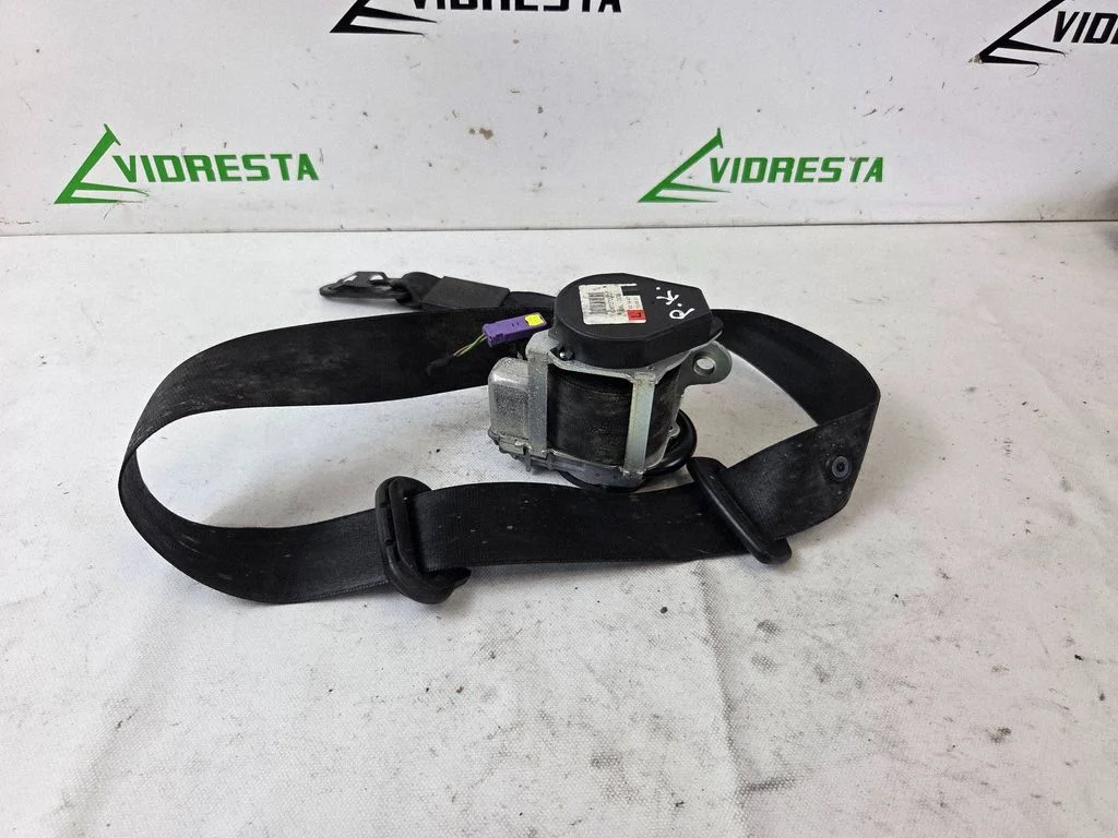 Front seatbelt 606778500A