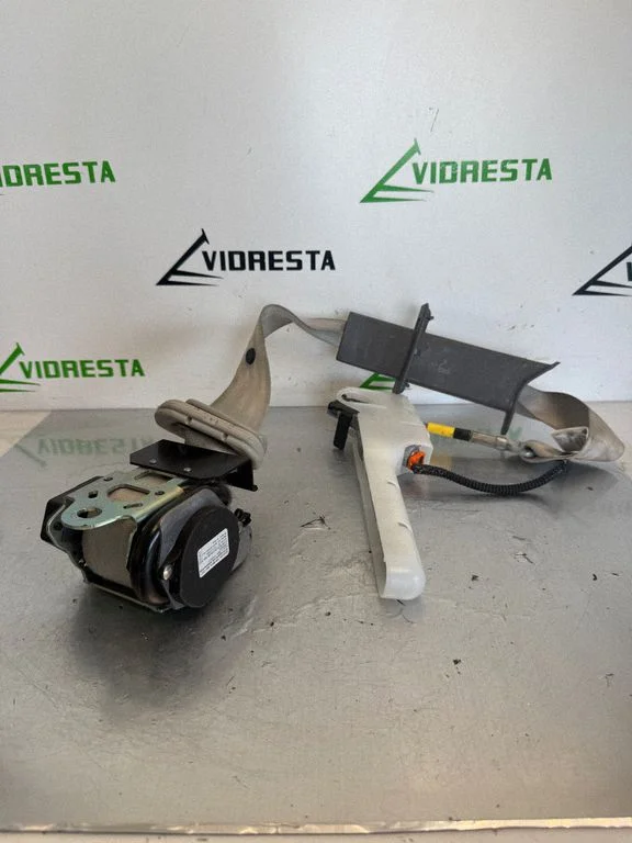 Pas bezpieczeństwa przedni 618538000B