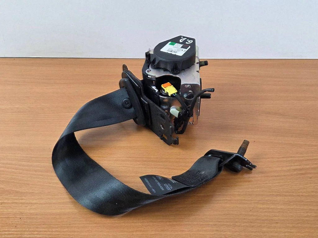 Aizmugurējā drošības josta 0900H0000