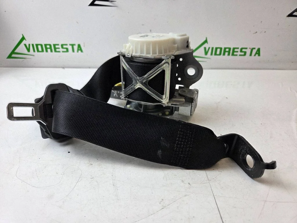 Rear seatbelt 34088404D