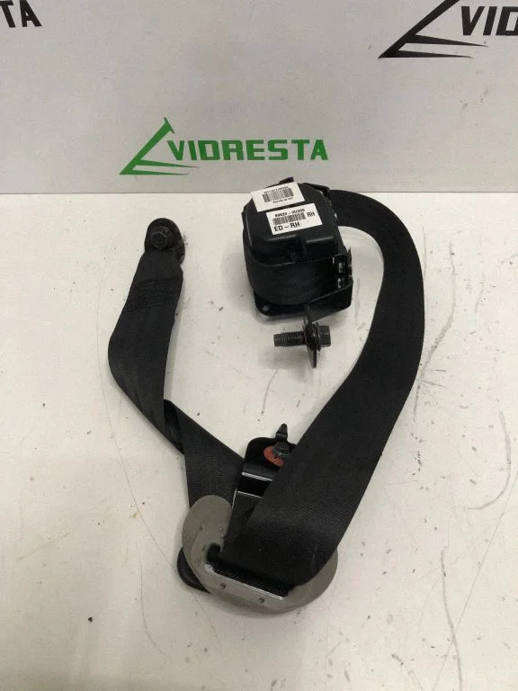 Rear seatbelt 898203U200
