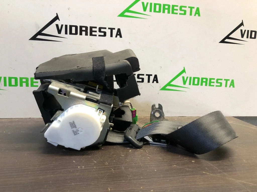 Rear seatbelt 39818864