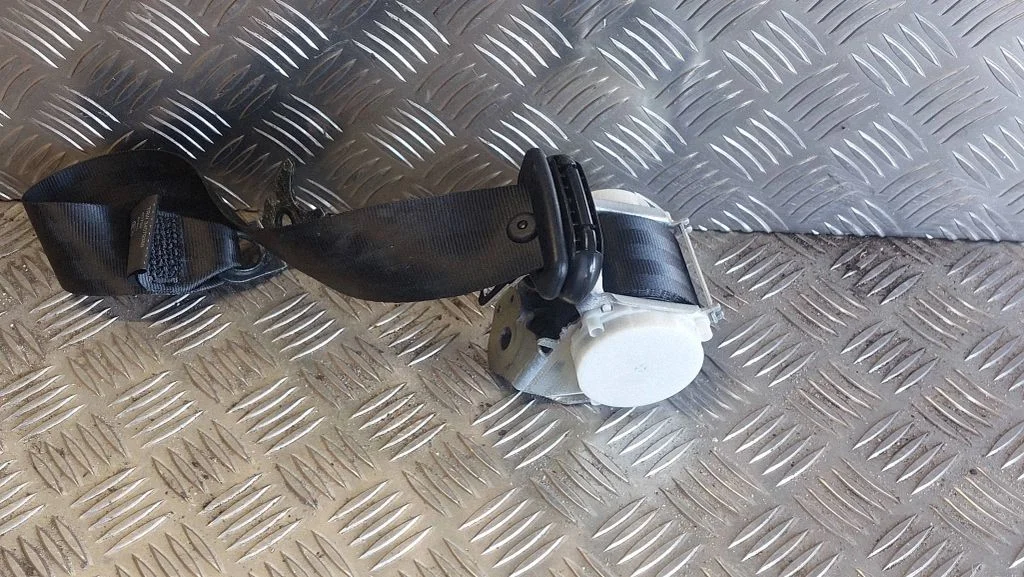 Tagumine turvavöö