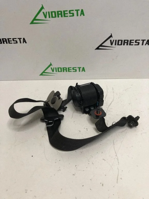 Rear seatbelt 898103U200
