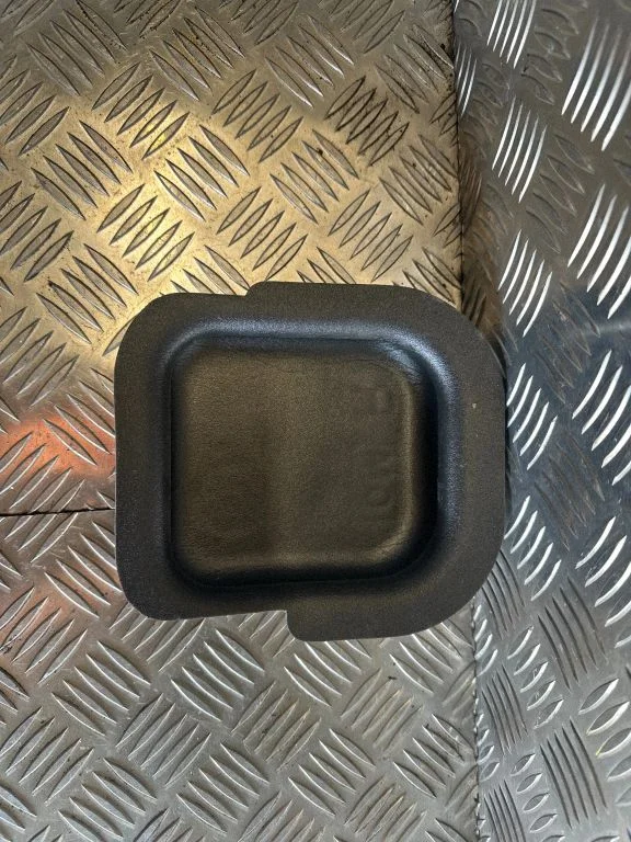 Trunk/boot trim cover 13251574