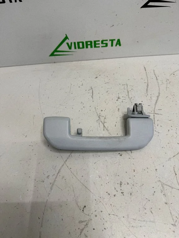 Rear interior roof grab handle