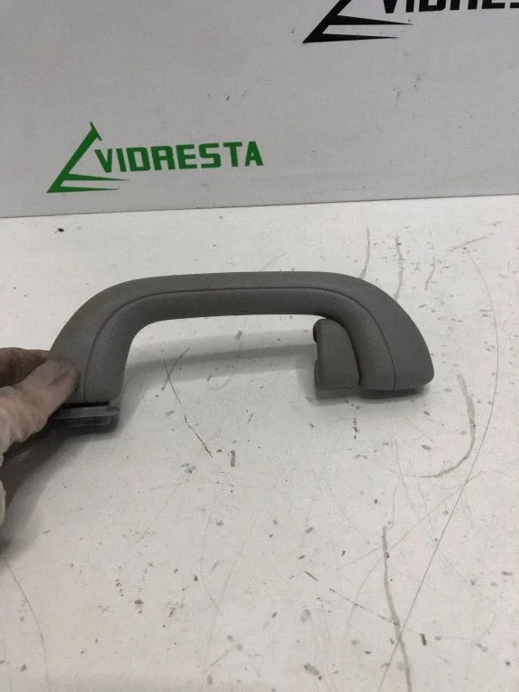Rear interior roof grab handle