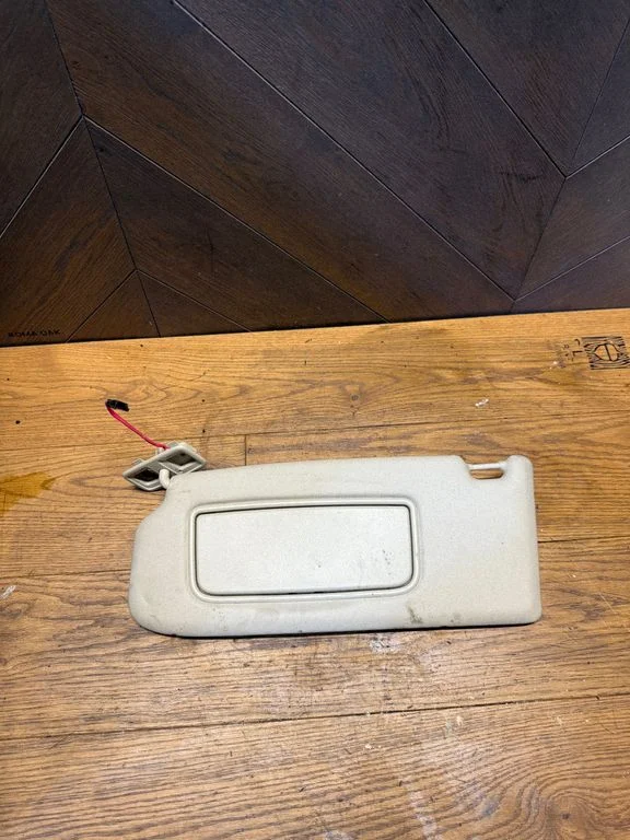 Sun visor
