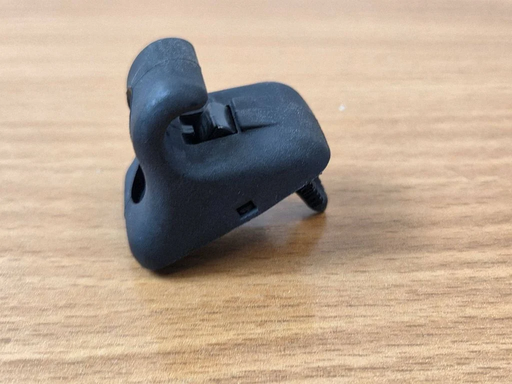 Sun visor clip/hook/bracket