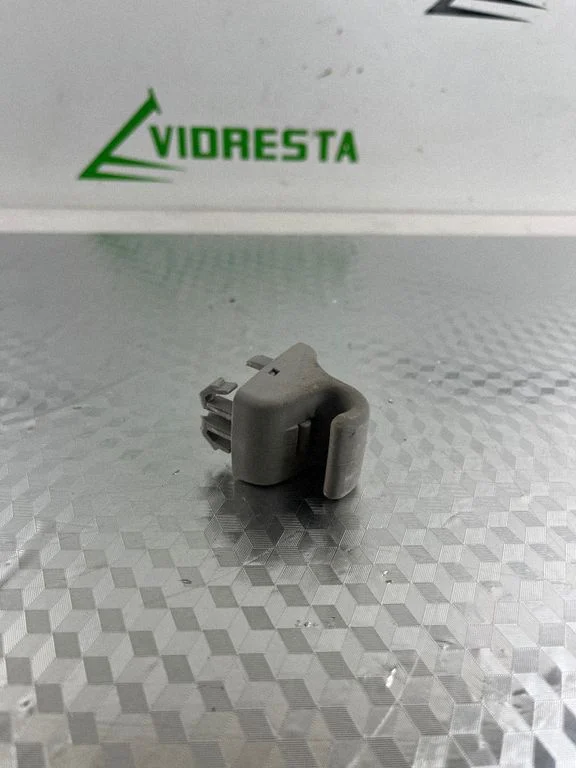 Sun visor clip/hook/bracket