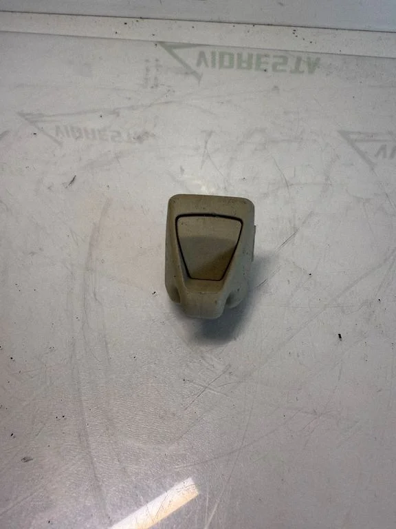 Sun visor clip/hook/bracket