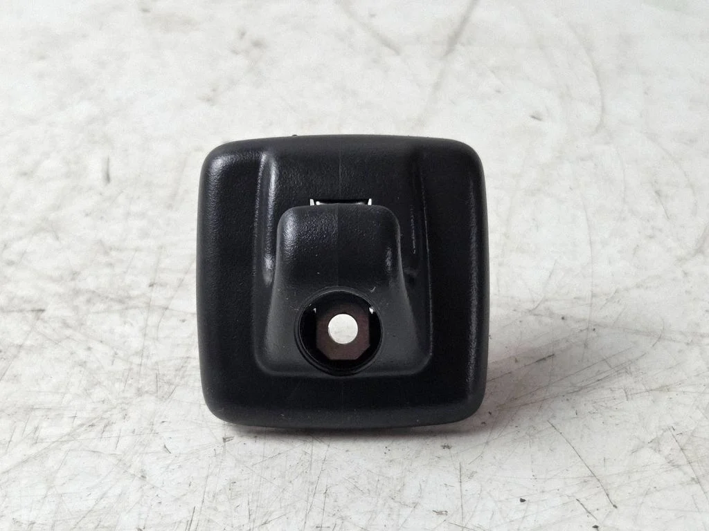 Sun visor clip/hook/bracket
