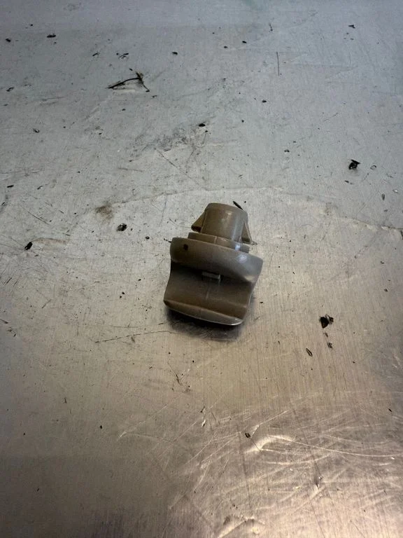 Sun visor clip/hook/bracket