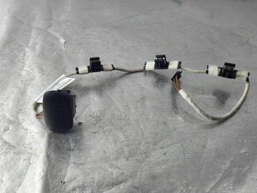 (B) pillar trim (top) – BMW 6 Series F06 Gran coupe (2012-2018)