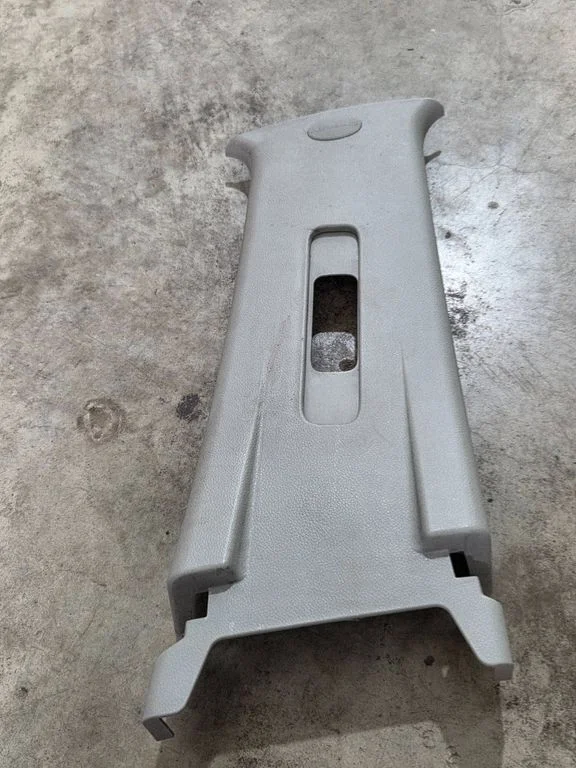 (B) pillar trim (top) 96630439
