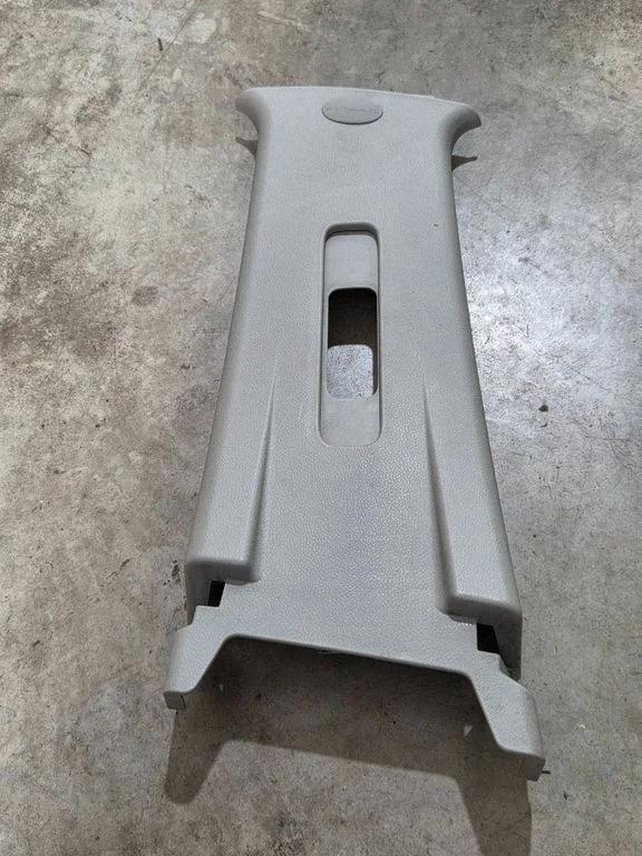 (B) pillar trim (top) 96630439